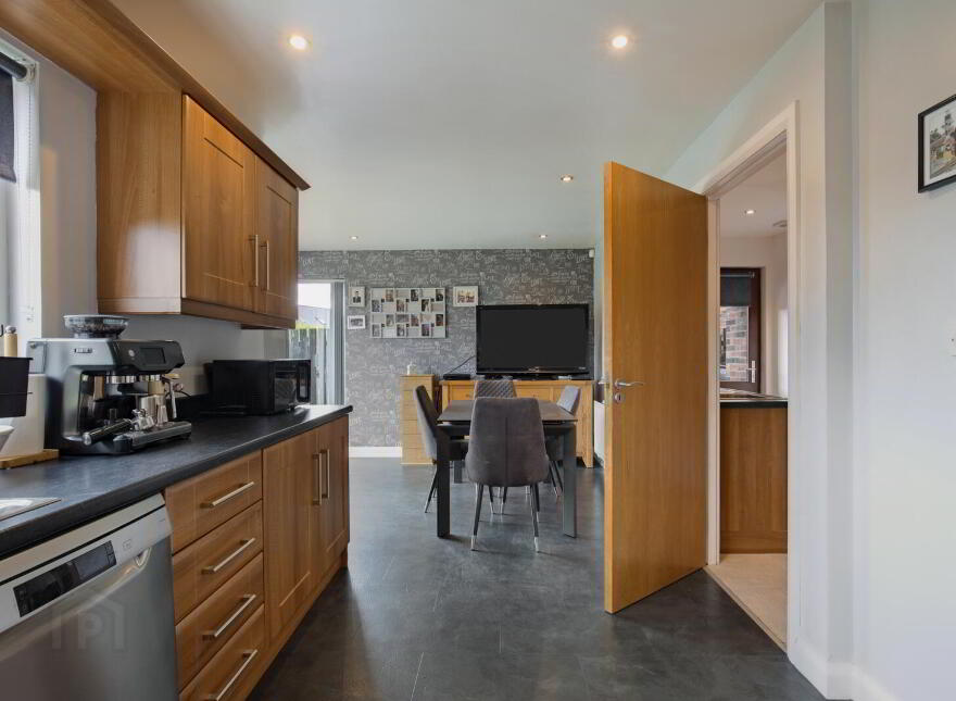 37 Rogan Wood, Newtownabbey, BT36 4BG