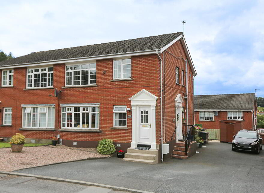 36b Dundonald Heights, Belfast, BT16 1LX