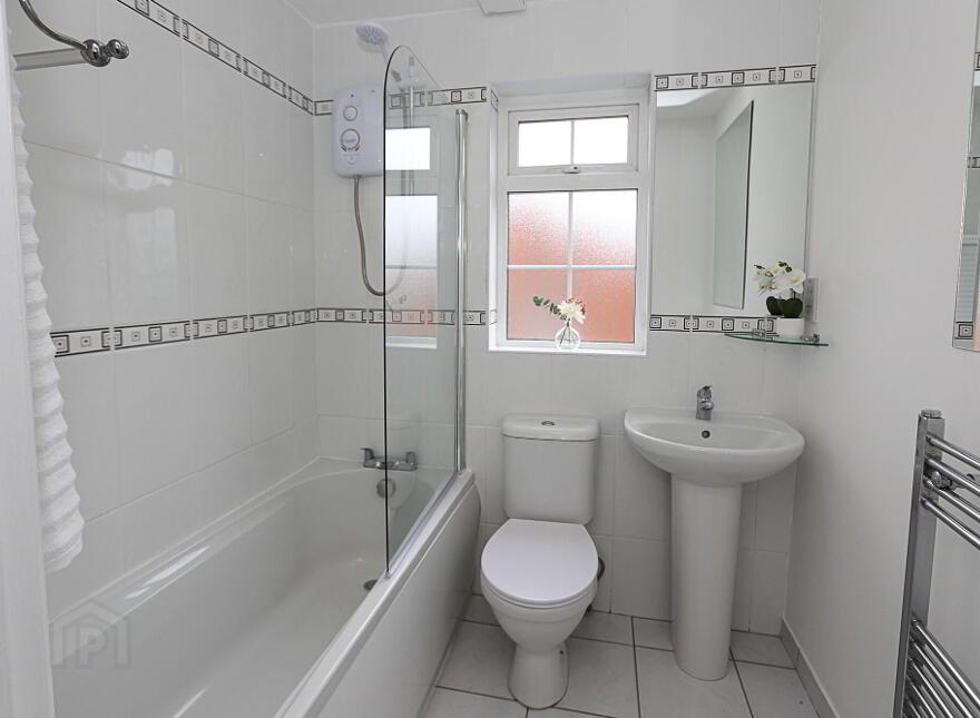 36b Dundonald Heights, Belfast, BT16 1LX