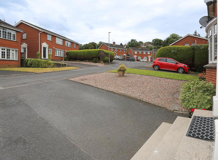 36b Dundonald Heights, Belfast, BT16 1LX