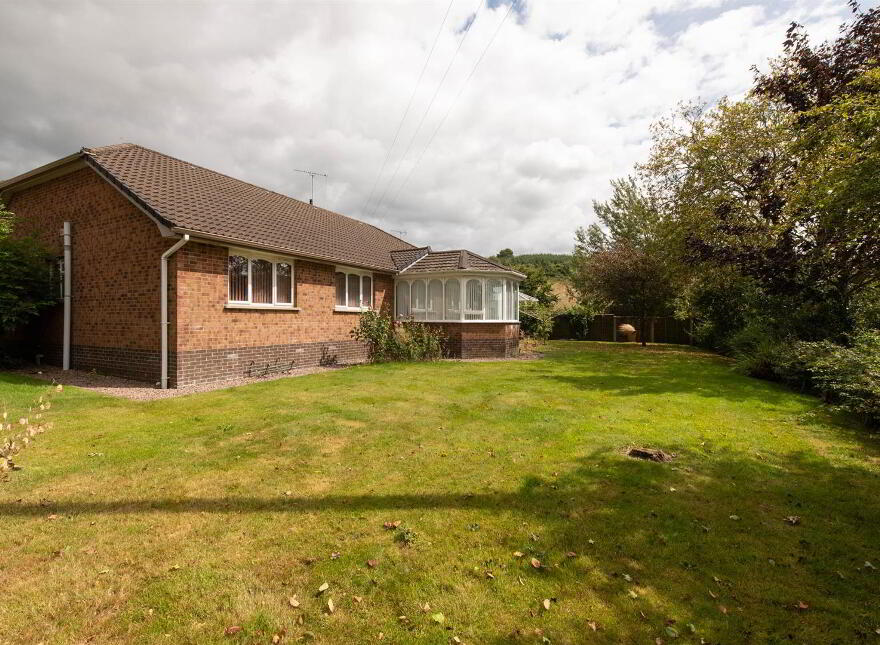 94 Kinedale Park, Ballynahinch, BT24 8YS
