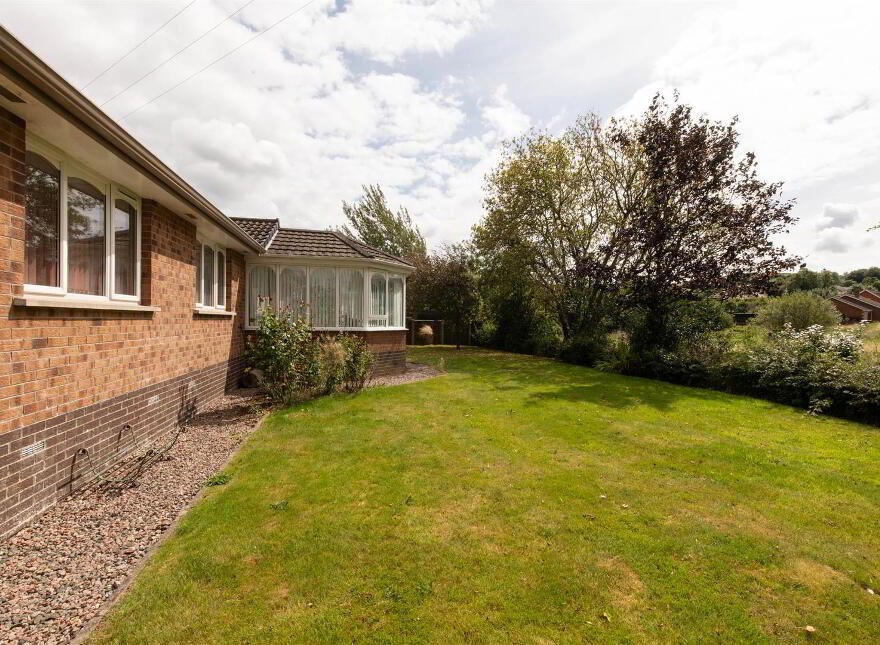 94 Kinedale Park, Ballynahinch, BT24 8YS