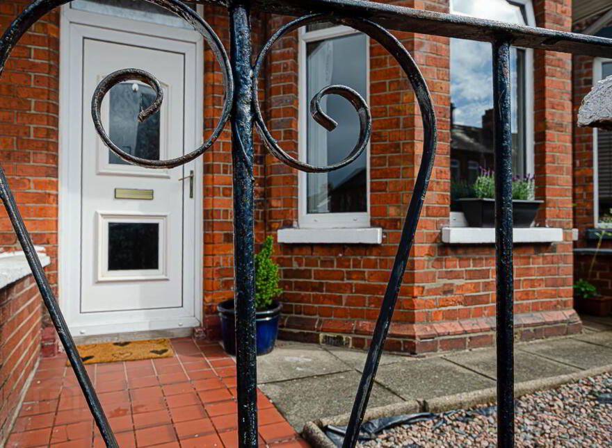 212 Ravenhill Avenue, Belfast, BT6 8LL