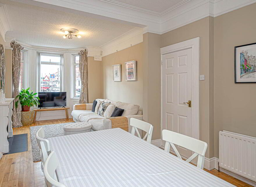 212 Ravenhill Avenue, Belfast, BT6 8LL
