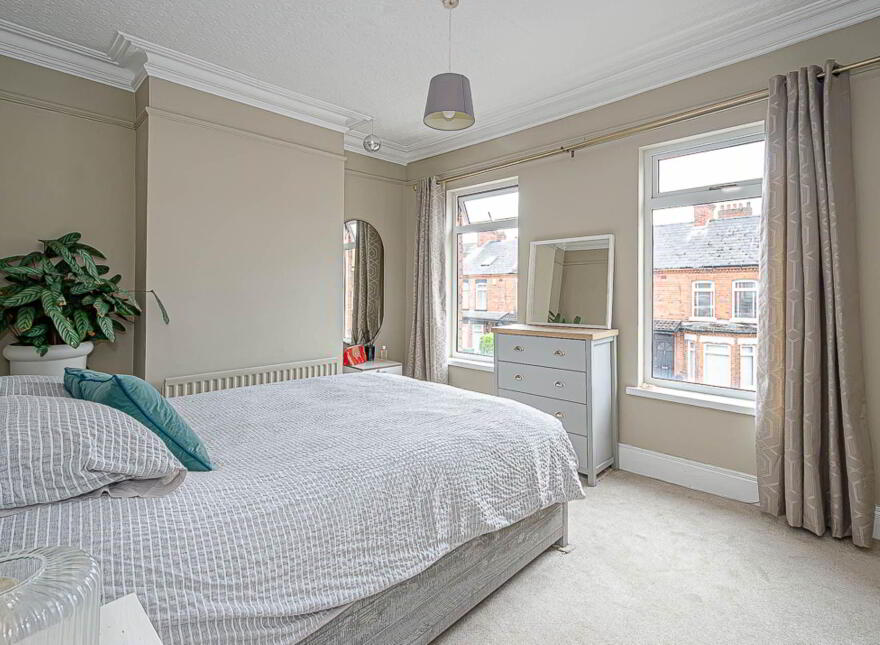 212 Ravenhill Avenue, Belfast, BT6 8LL