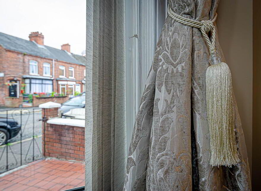 212 Ravenhill Avenue, Belfast, BT6 8LL