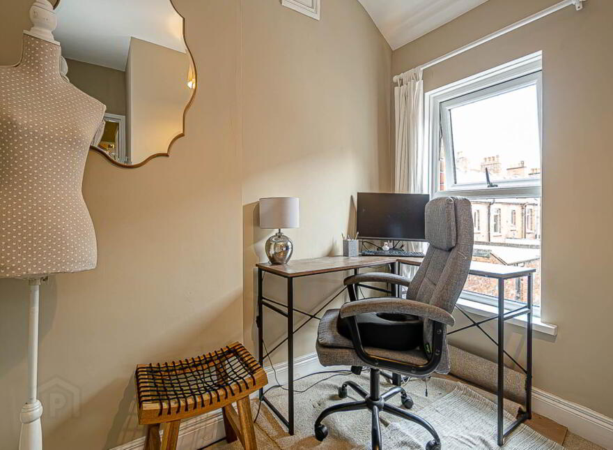 212 Ravenhill Avenue, Belfast, BT6 8LL