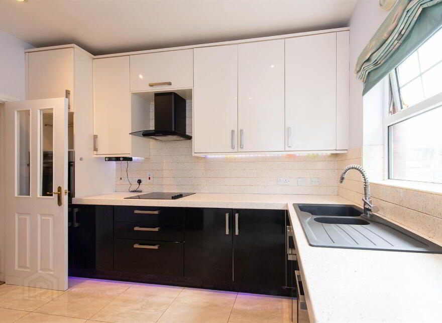 63 Oakwood Avenue, Carryduff, Belfast, BT8 8SW
