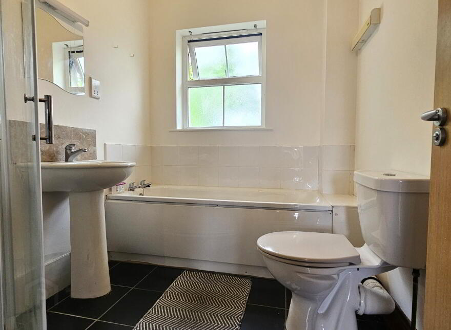 4 Ashrose, 42 Oriel Road, Antrim, BT41 4HP