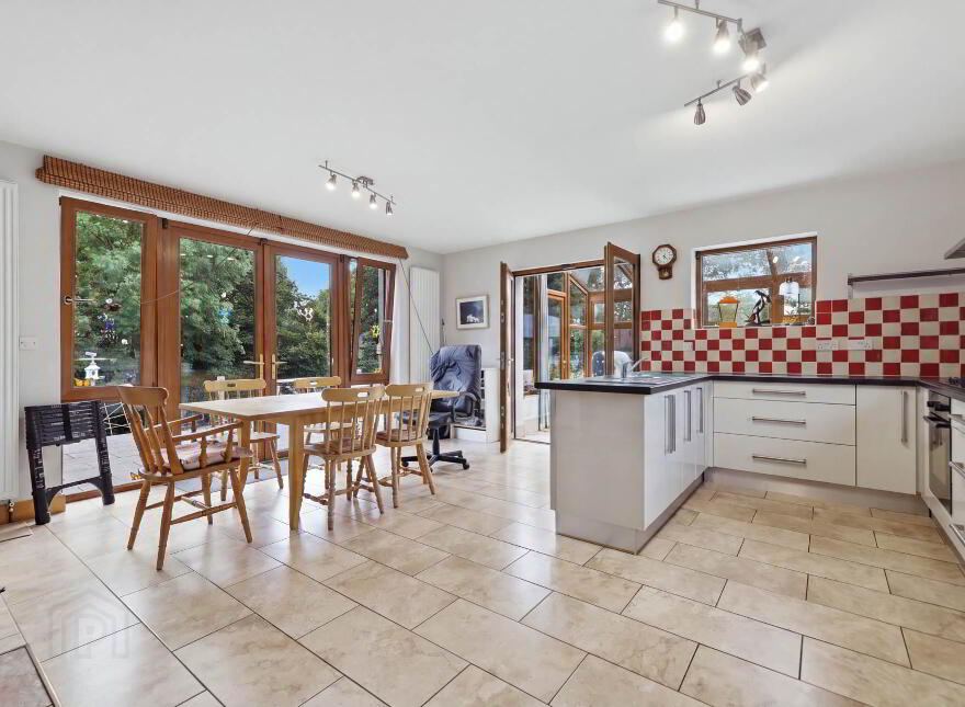 Rahyvira, Donohill, E34WY00