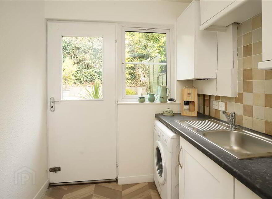 12 Hampton Place, Off Sunnyside Street, Belfast, BT7 3BZ