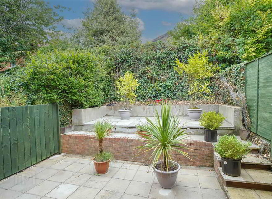 12 Hampton Place, Off Sunnyside Street, Belfast, BT7 3BZ