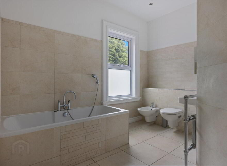 90 Balmoral Avenue, Belfast, BT9 6NY