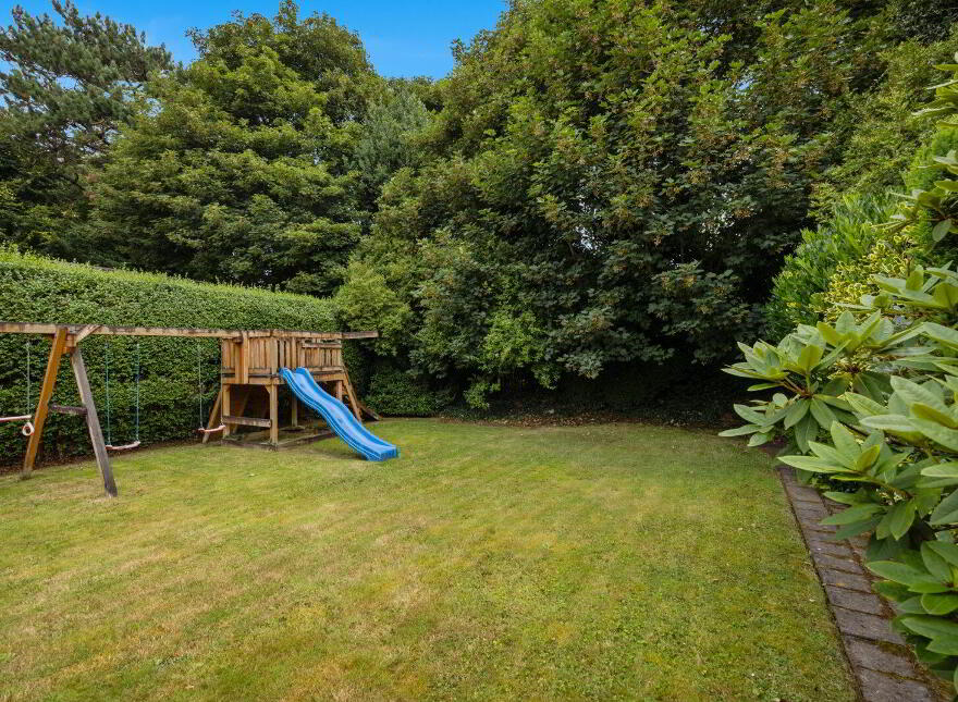 90 Balmoral Avenue, Belfast, BT9 6NY