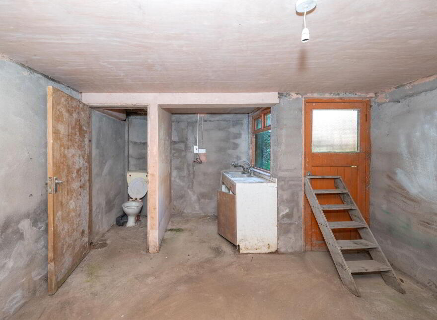 Point Road, Crosshaven, P43KH51