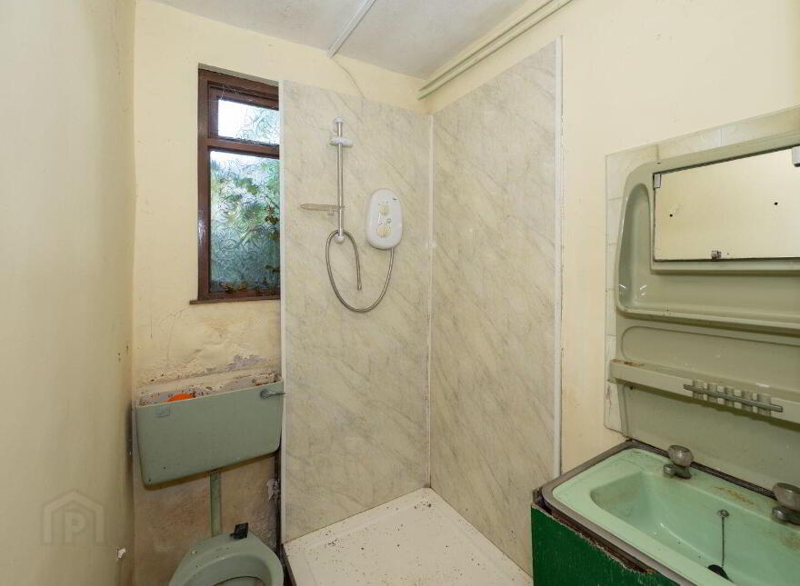 Point Road, Crosshaven, P43KH51