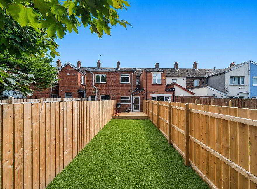 44 Lisavon Street, Belfast, BT4 1LH