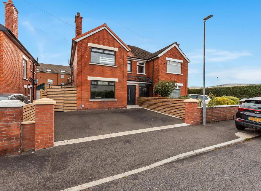56 Orby Gardens, Belfast, BT5 5HS photo