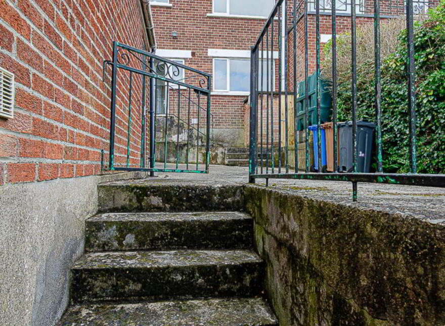 26 Delamont Park, Castlereagh, Belfast, BT6 9RJ