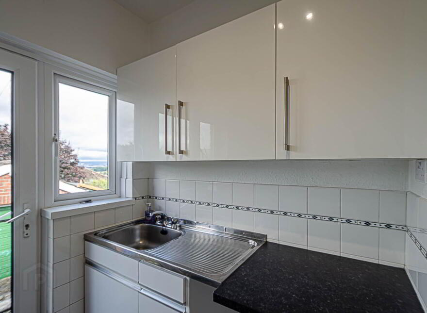 26 Delamont Park, Castlereagh, Belfast, BT6 9RJ
