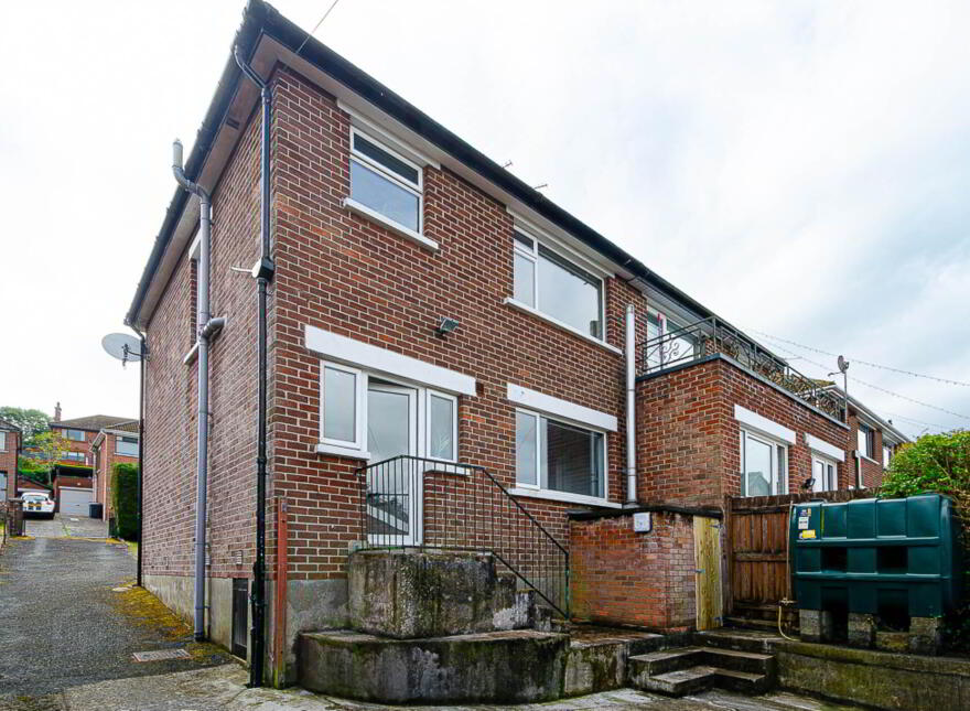 26 Delamont Park, Castlereagh, Belfast, BT6 9RJ