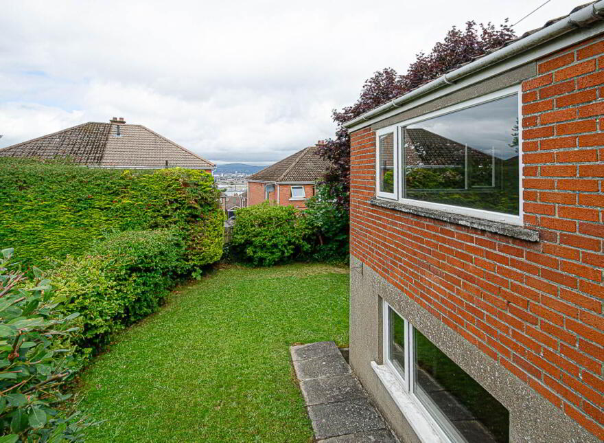 26 Delamont Park, Castlereagh, Belfast, BT6 9RJ