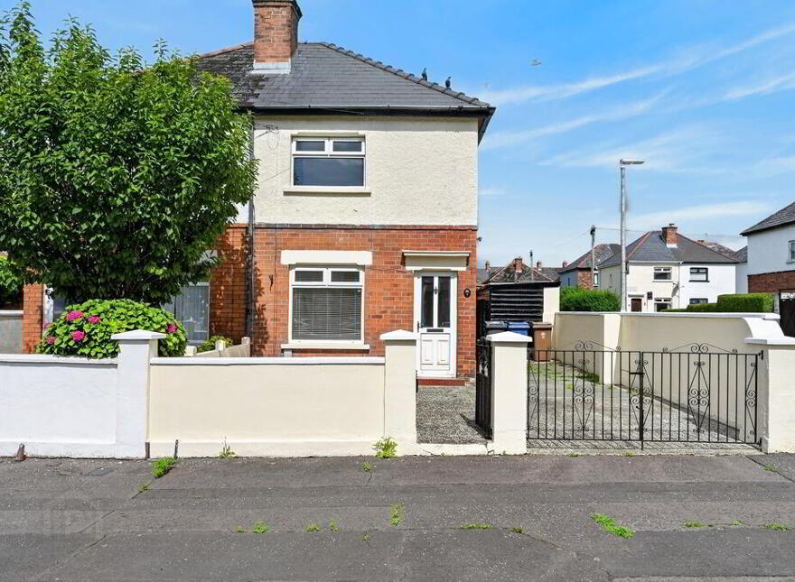 4 Dunraven Park, Belfast, BT5 5LF
