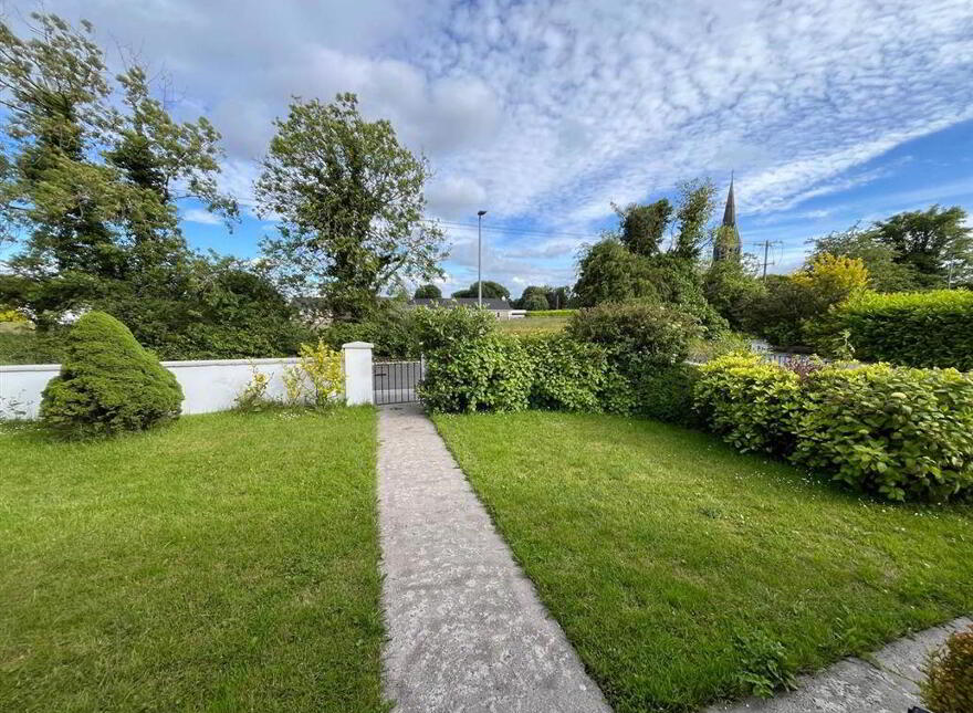 Ashburton Grove, Boher Buí Road, Ballaghaderreen, F45PX88