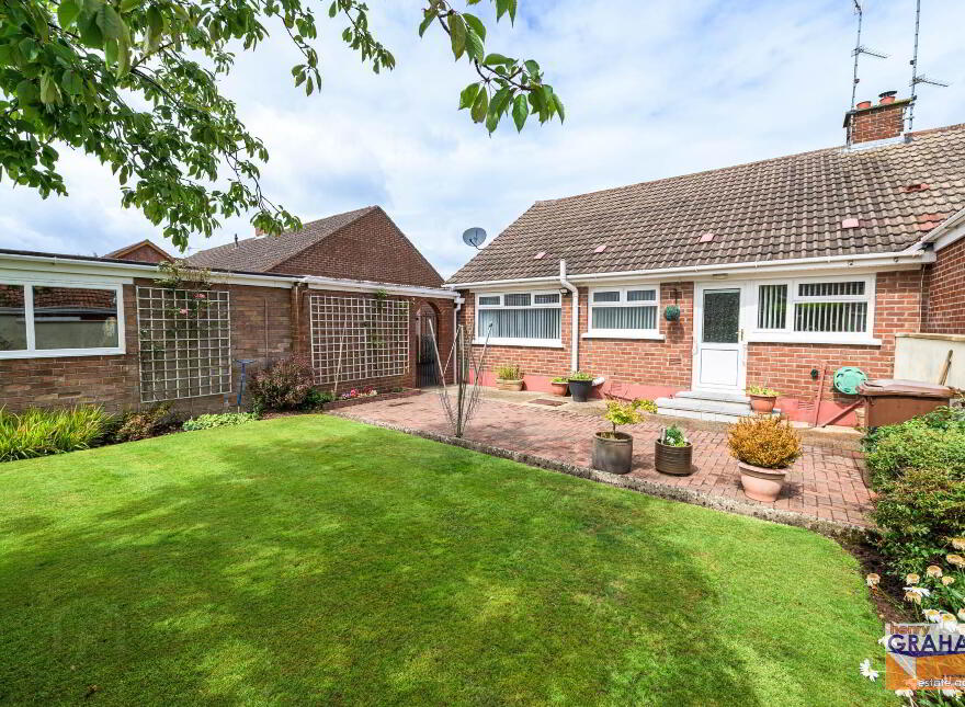 6 Wyncroft Gardens, Lisburn, BT28 2AU