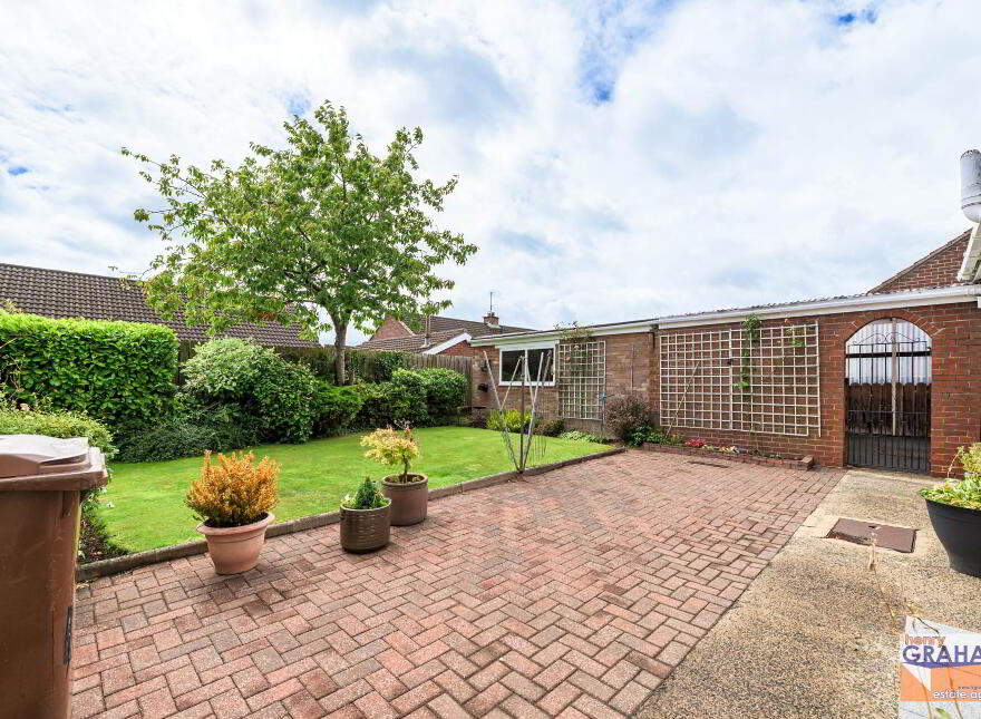 6 Wyncroft Gardens, Lisburn, BT28 2AU