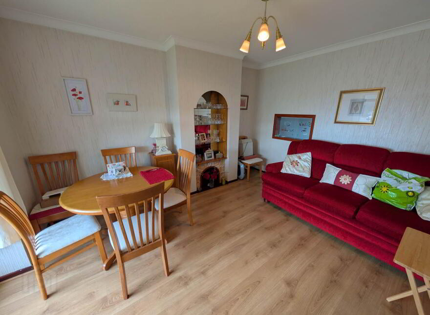 43 Killyglen Road, Larne, BT40 2HT