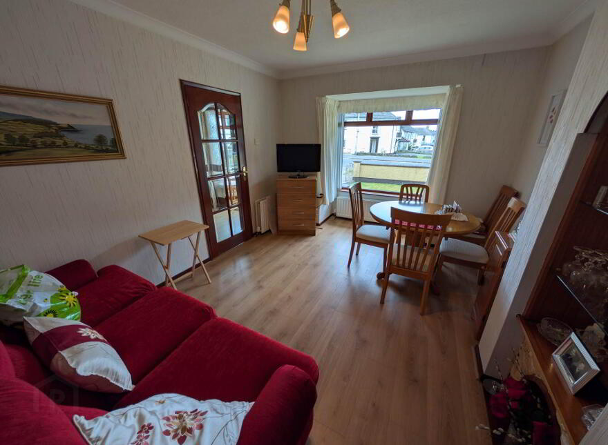 43 Killyglen Road, Larne, BT40 2HT