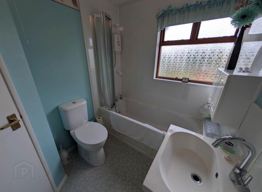 43 Killyglen Road, Larne, BT40 2HT