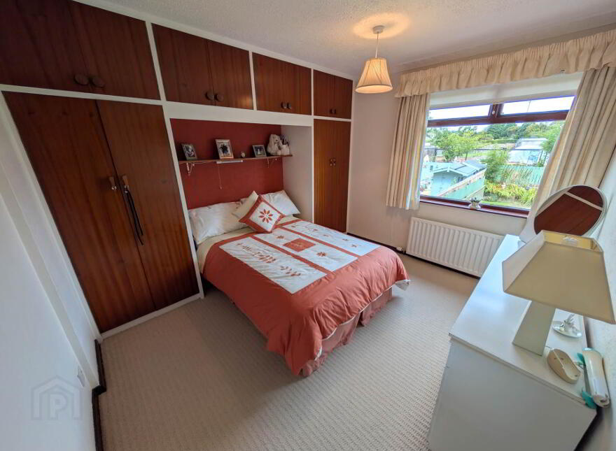 43 Killyglen Road, Larne, BT40 2HT
