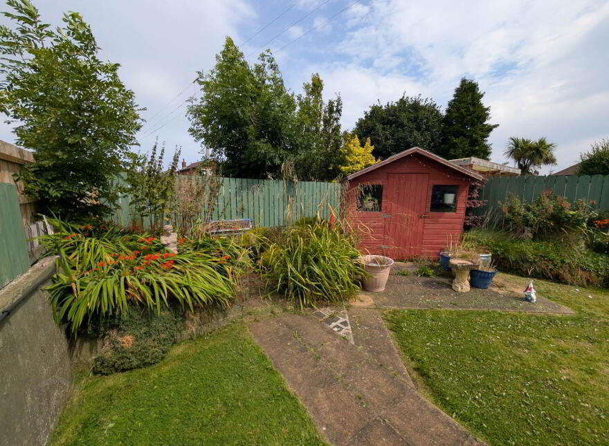 43 Killyglen Road, Larne, BT40 2HT
