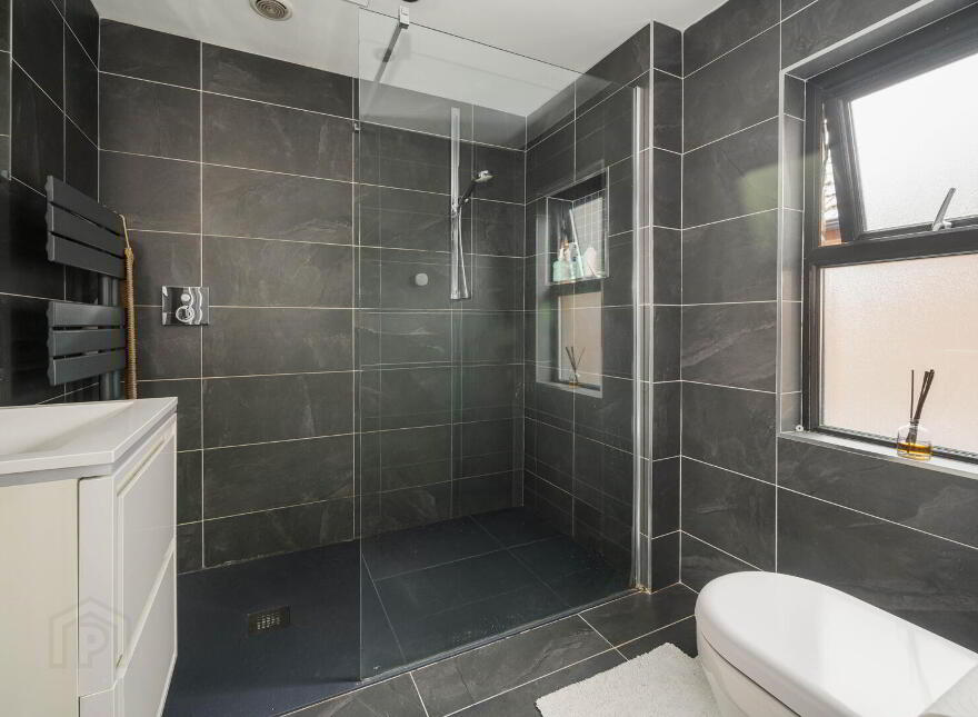 9 Oakland Avenue, Belfast, BT4 3BW