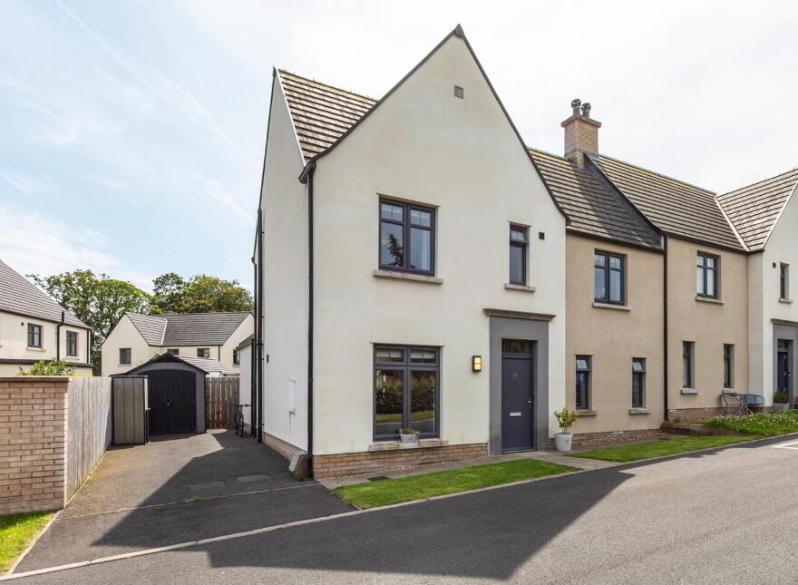 15 Pirrie Walk, Comber, Newtownards, BT23 5ZR