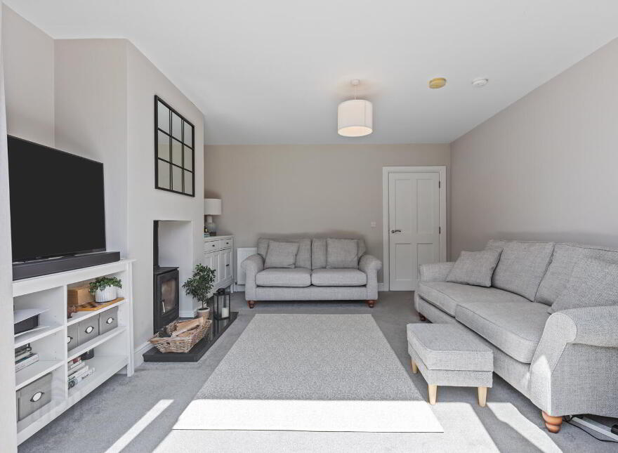 15 Pirrie Walk, Comber, Newtownards, BT23 5ZR