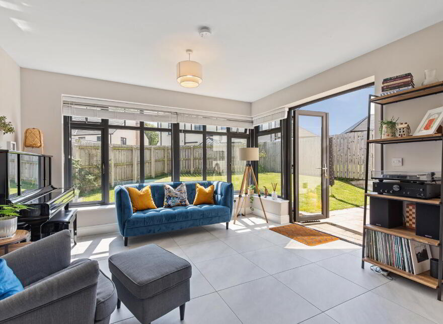 15 Pirrie Walk, Comber, Newtownards, BT23 5ZR