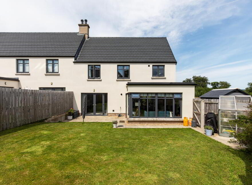 15 Pirrie Walk, Comber, Newtownards, BT23 5ZR