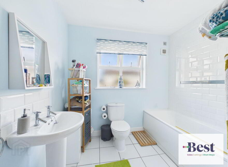 30 Oakdene, Larne, BT40 2FD