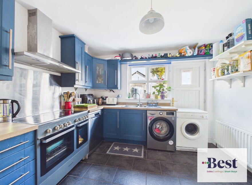 30 Oakdene, Larne, BT40 2FD
