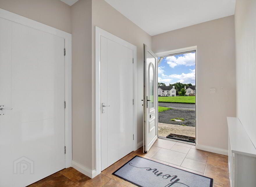 27 Orchard Grove, Newtowncunningham, F93W326