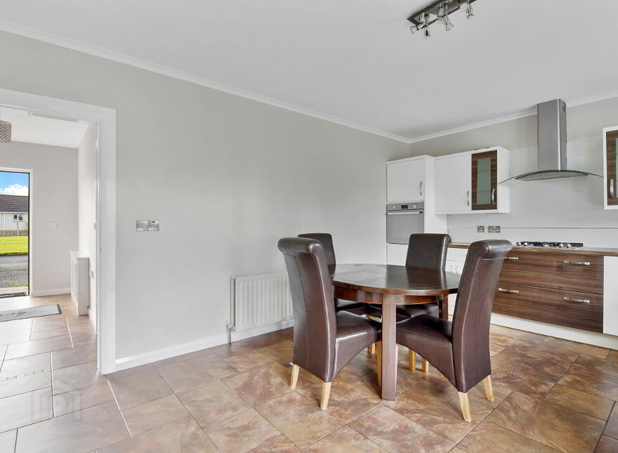 27 Orchard Grove, Newtowncunningham, F93W326