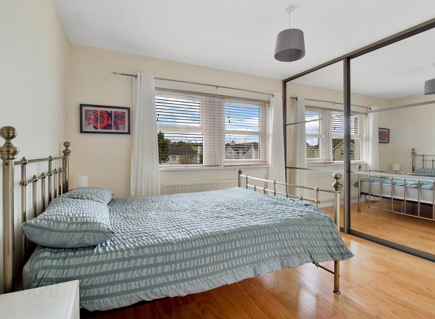 27 Orchard Grove, Newtowncunningham, F93W326
