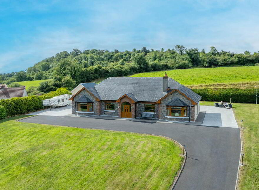 Crossrah, Mountnugent, A82W5R2