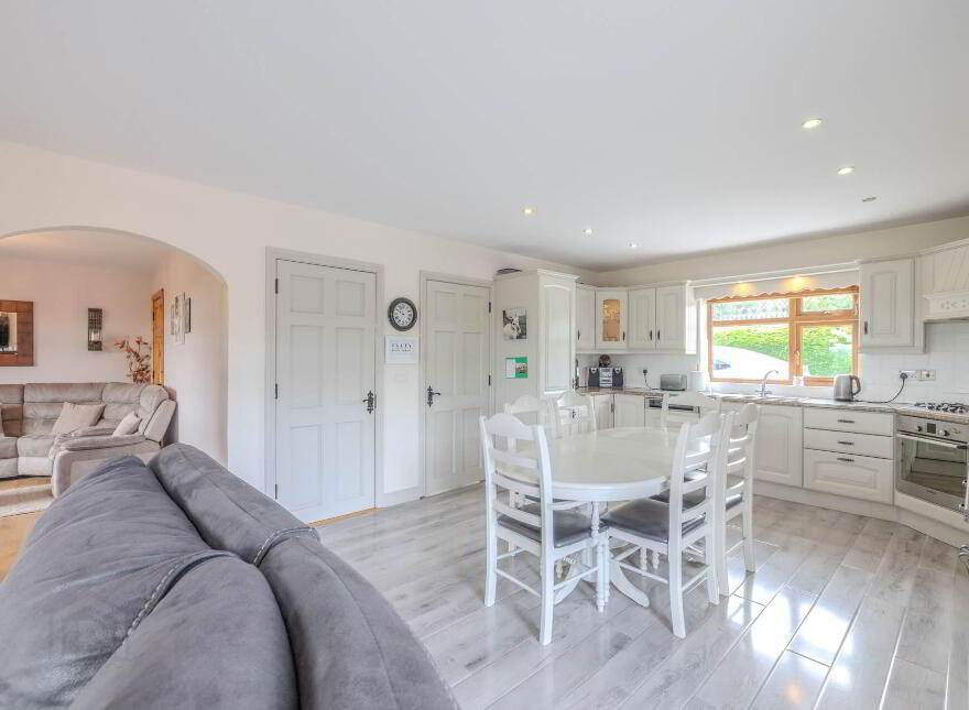 Crossrah, Mountnugent, A82W5R2