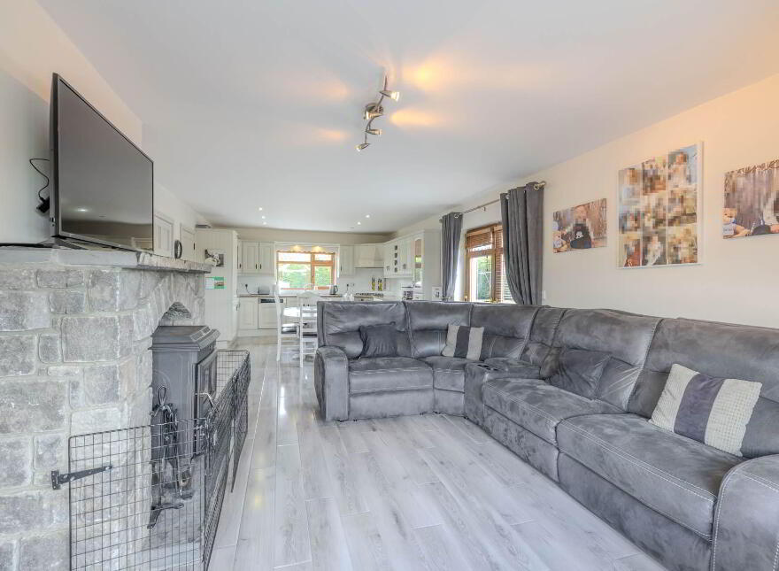 Crossrah, Mountnugent, A82W5R2