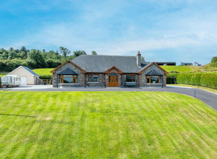 Crossrah, Mountnugent, A82W5R2