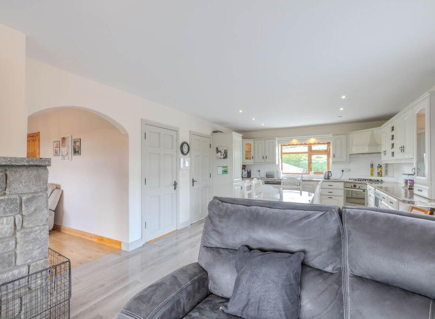 Crossrah, Mountnugent, A82W5R2